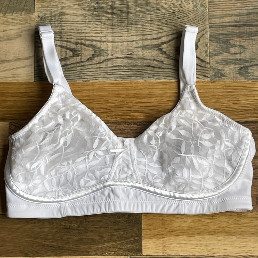 Olga 30588 Women's 36D White Floral Lace Full Coverage Underwire Bra